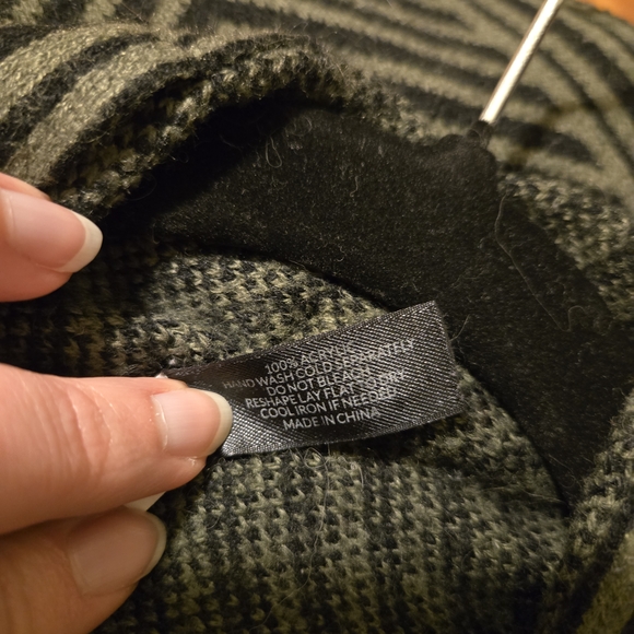 Black and Green Striped Sweater Vest - Picture 4 of 6